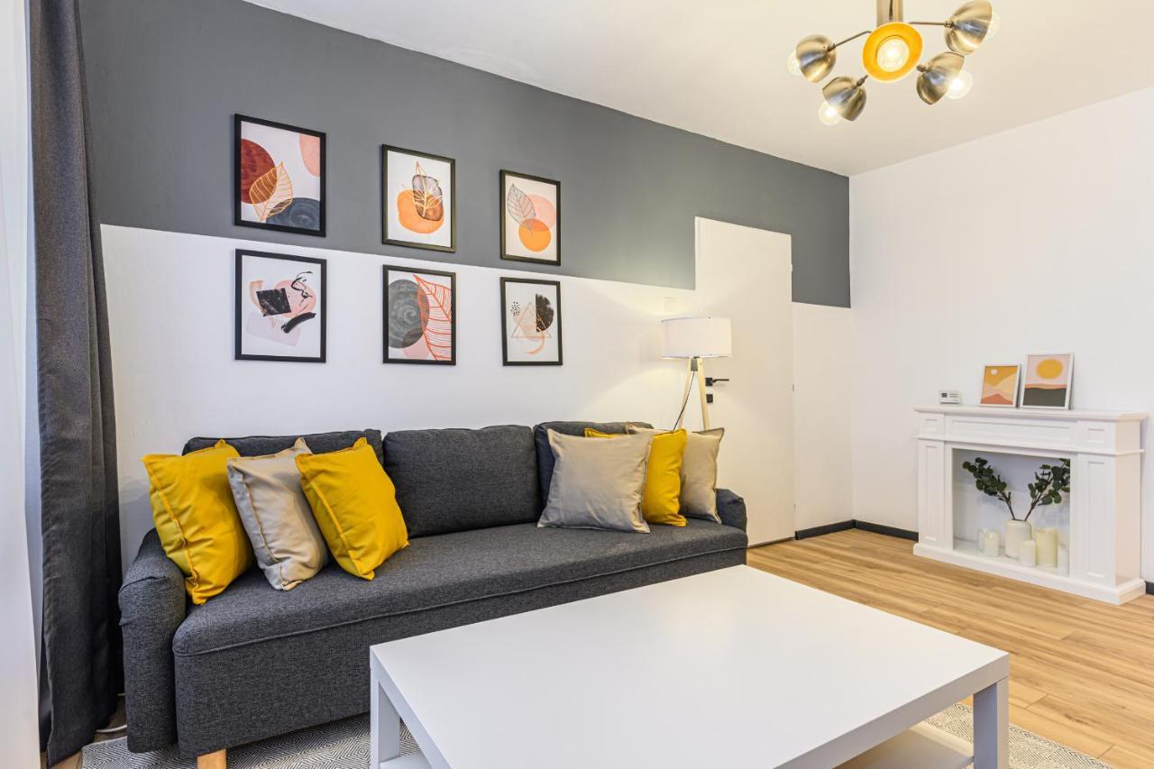 Travelers Hideout - Central Apartment ブラショフ エクステリア 写真