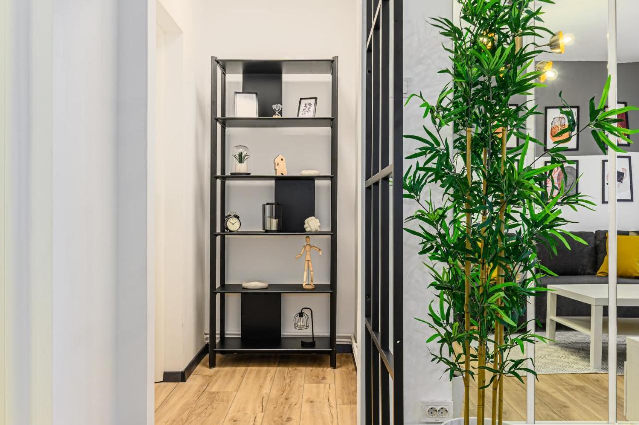 Travelers Hideout - Central Apartment ブラショフ エクステリア 写真