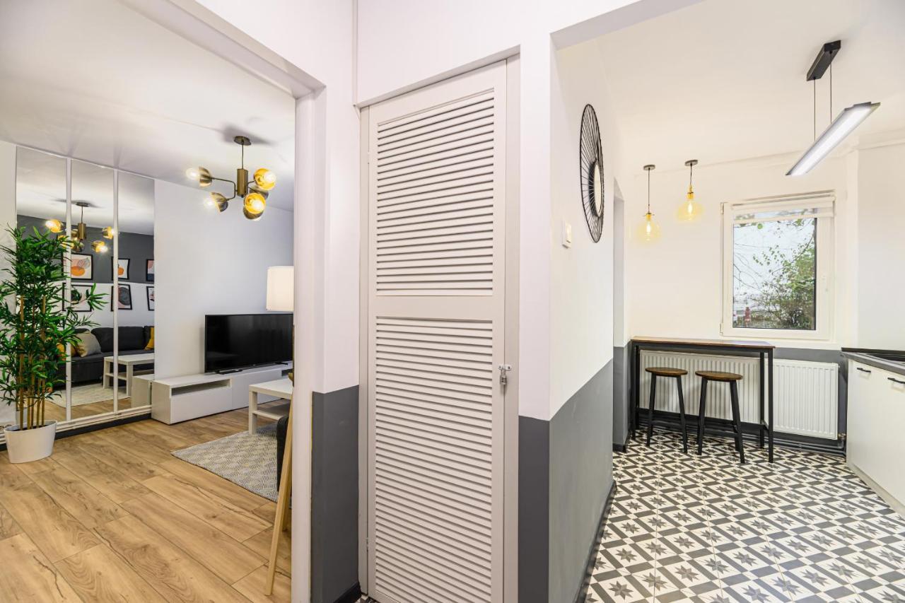 Travelers Hideout - Central Apartment ブラショフ エクステリア 写真